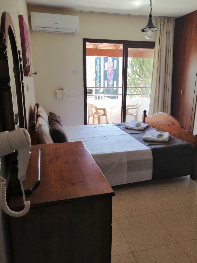 Estia Vasilis Manoli Agia Napa Quarto foto